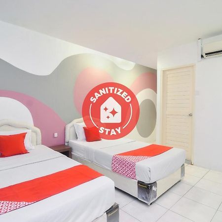 Oyo 44034 Furama Lodging House Kuching Exteriér fotografie