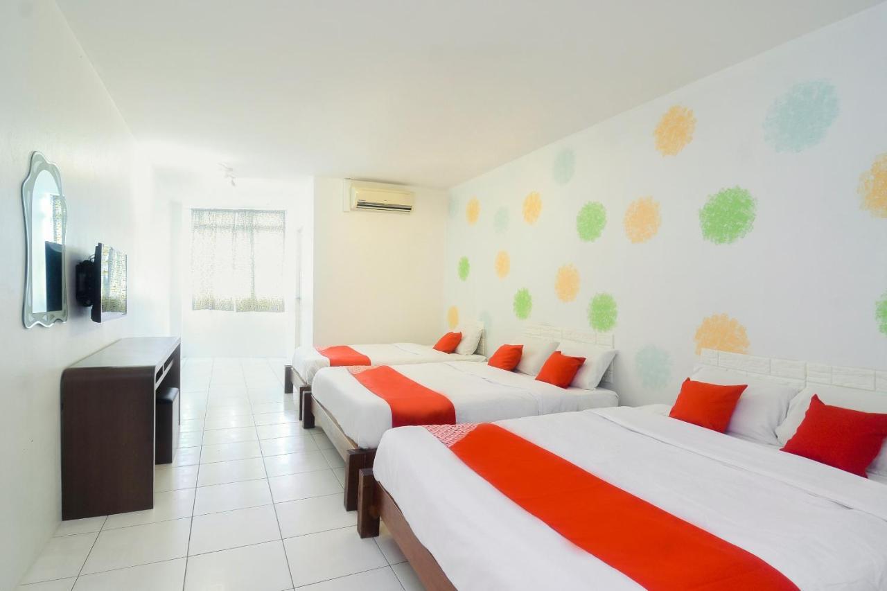 Oyo 44034 Furama Lodging House Kuching Exteriér fotografie