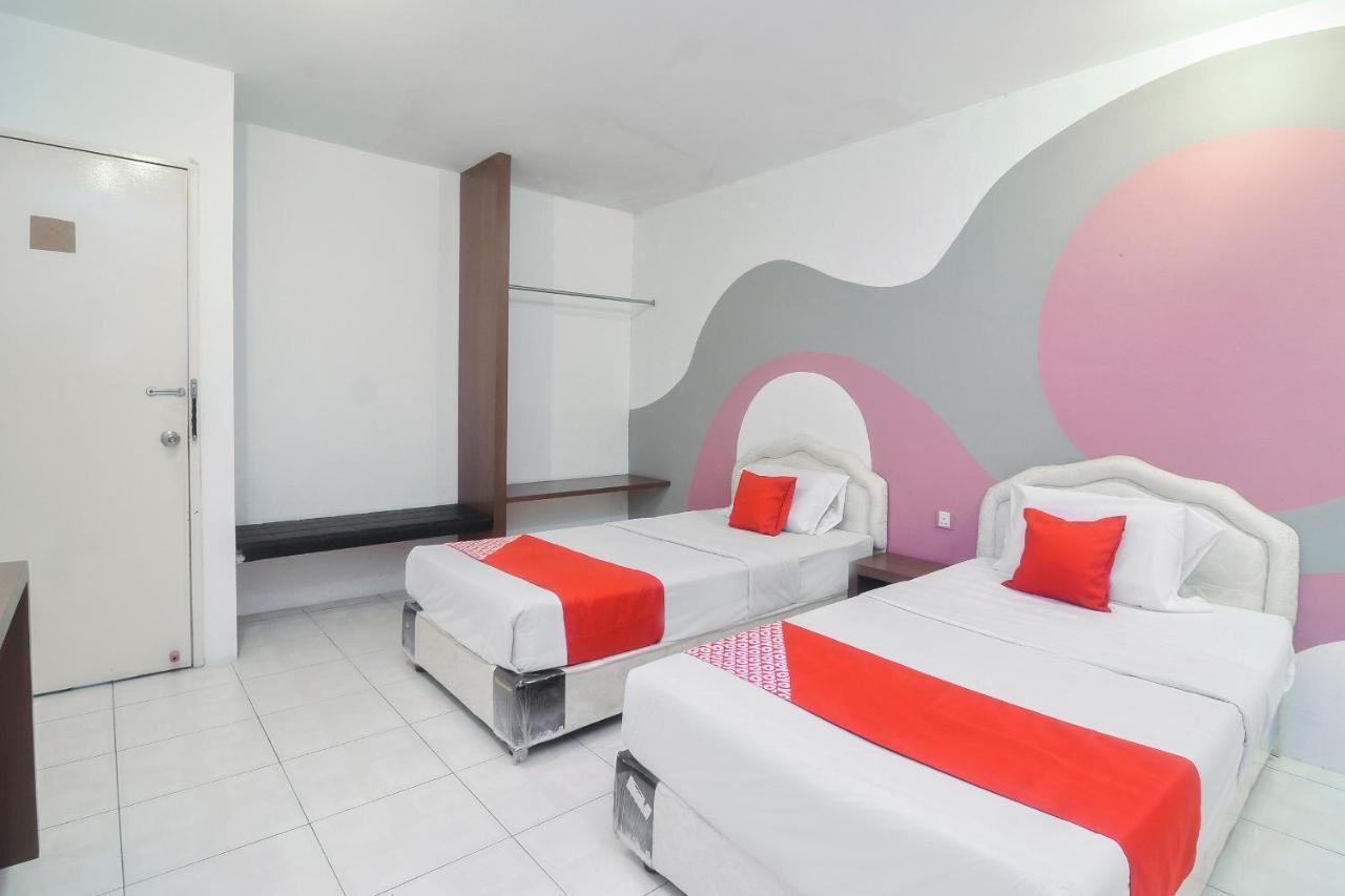 Oyo 44034 Furama Lodging House Kuching Exteriér fotografie