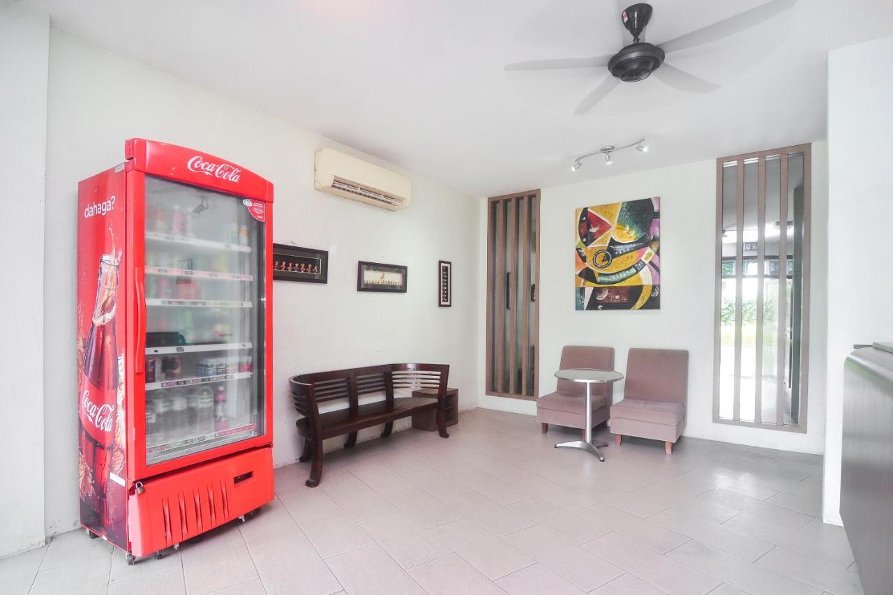 Oyo 44034 Furama Lodging House Kuching Exteriér fotografie