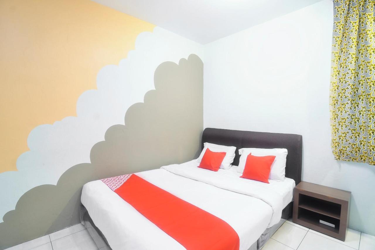 Oyo 44034 Furama Lodging House Kuching Exteriér fotografie