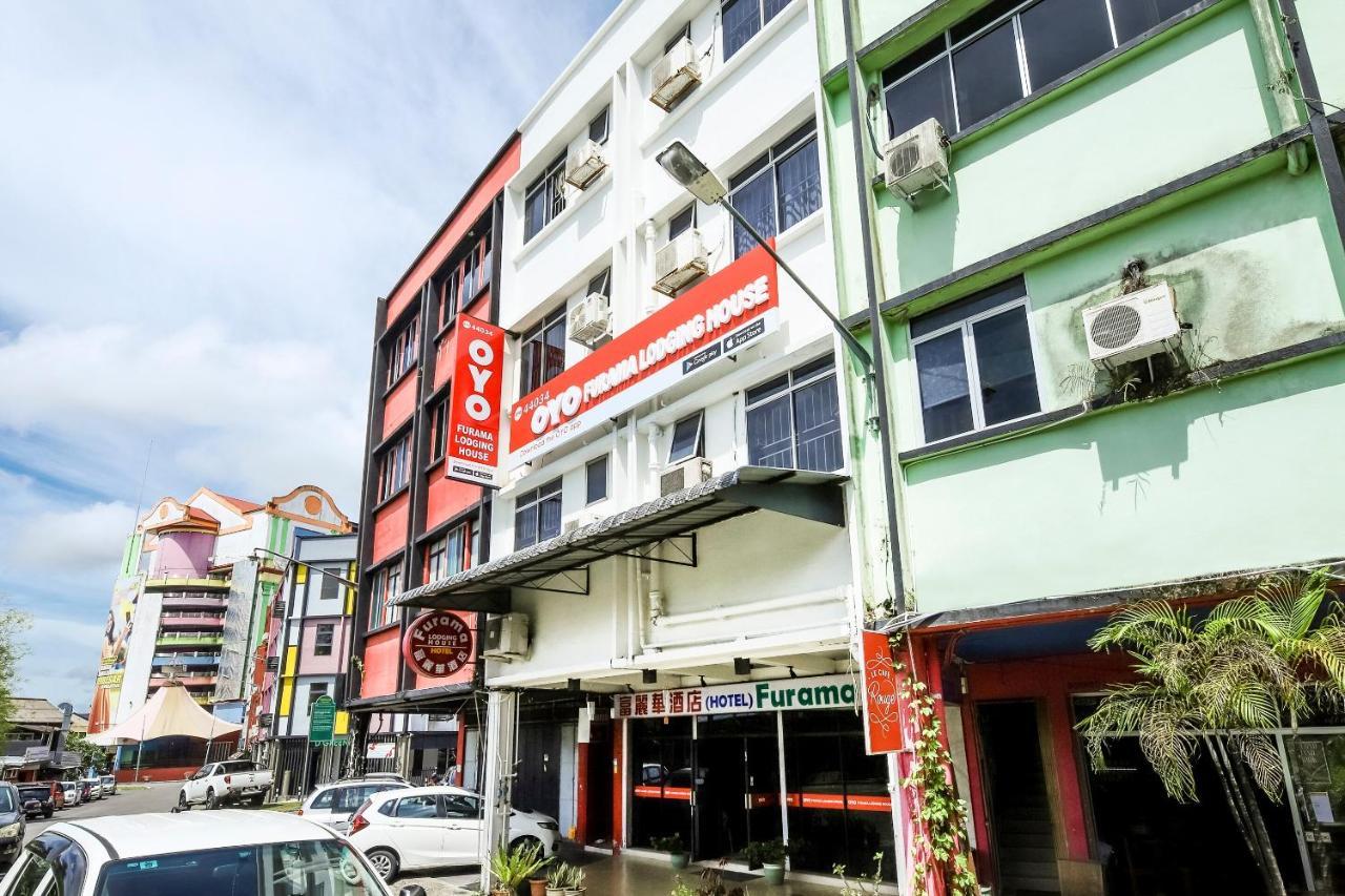 Oyo 44034 Furama Lodging House Kuching Exteriér fotografie
