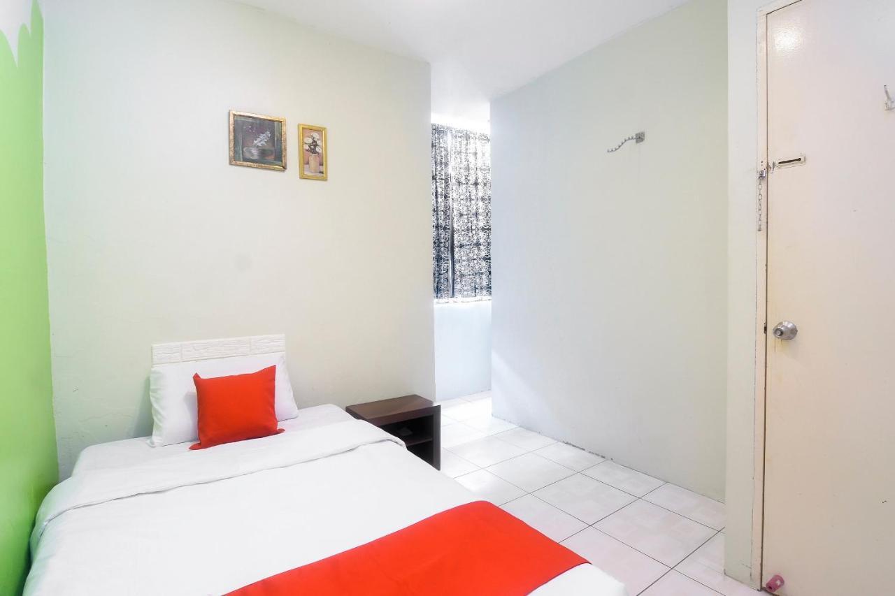Oyo 44034 Furama Lodging House Kuching Exteriér fotografie