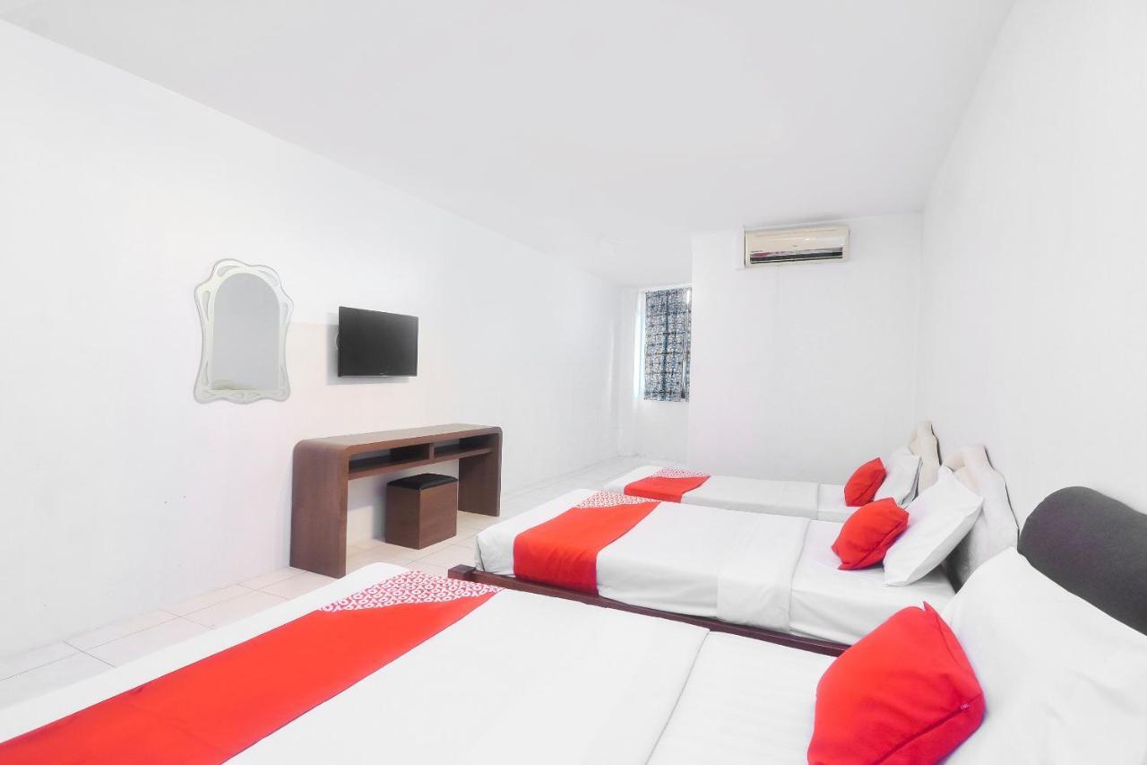 Oyo 44034 Furama Lodging House Kuching Exteriér fotografie