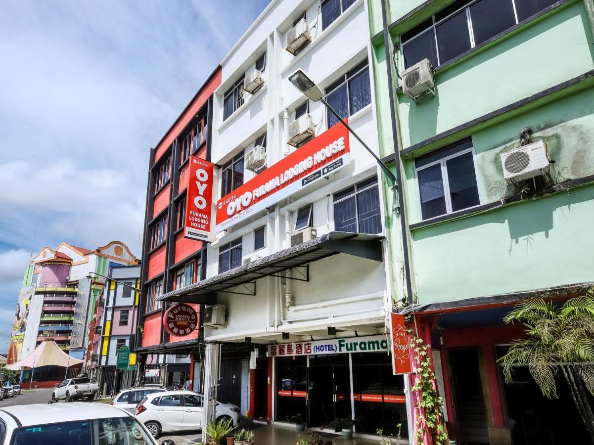 Oyo 44034 Furama Lodging House Kuching Exteriér fotografie